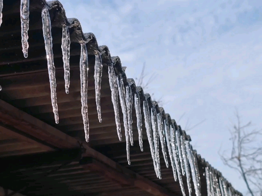 晶莹透亮美丽的冰锥子