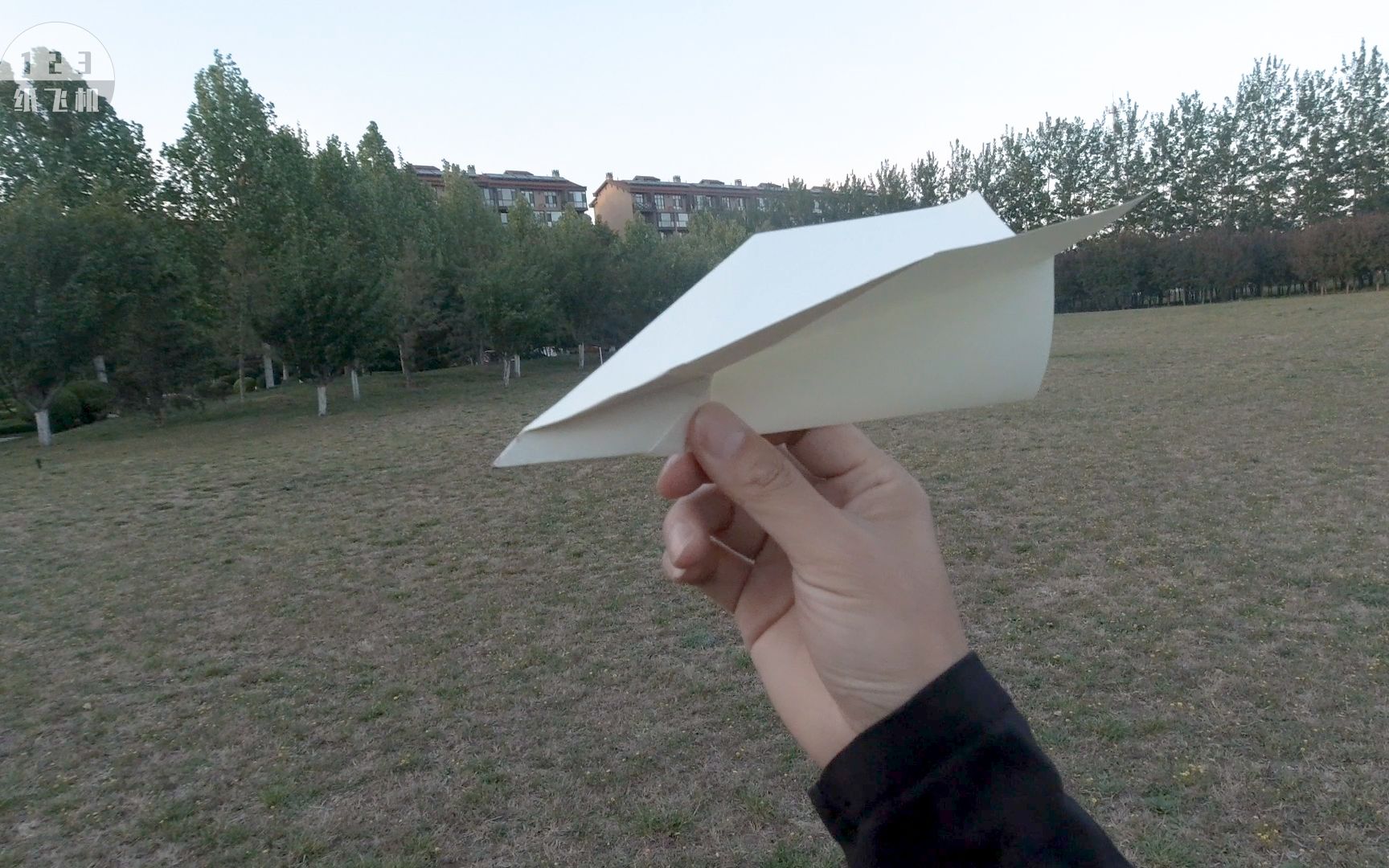 能飞9000000米的纸飞机图片
