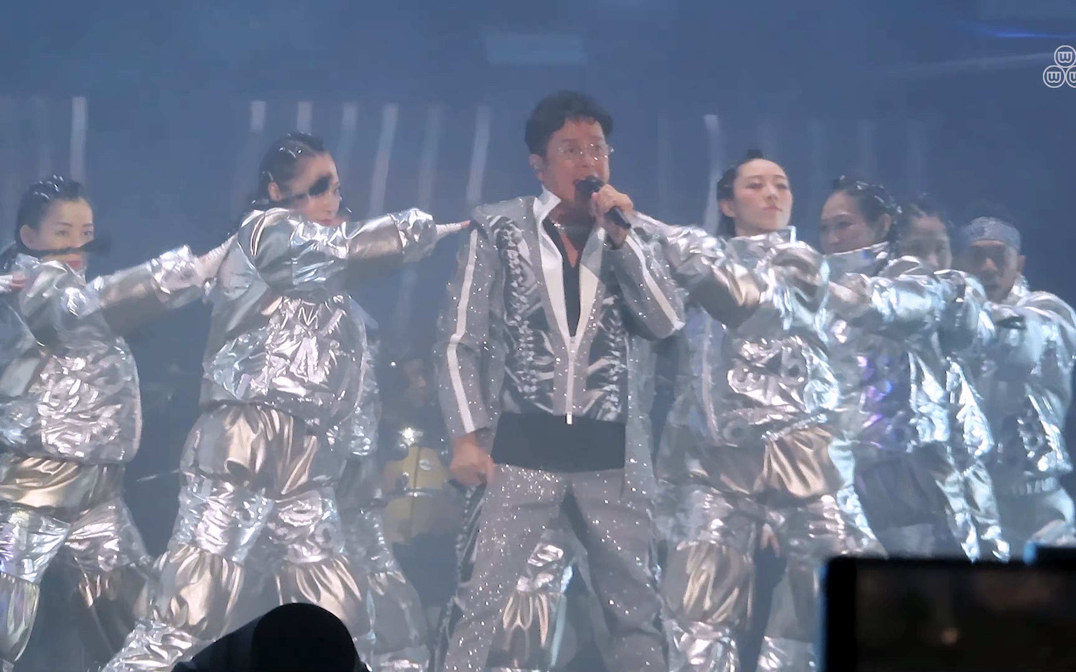 《冷傲的化妆 世界停顿》谭咏麟经典传奇演唱会520上海站高清自拍
