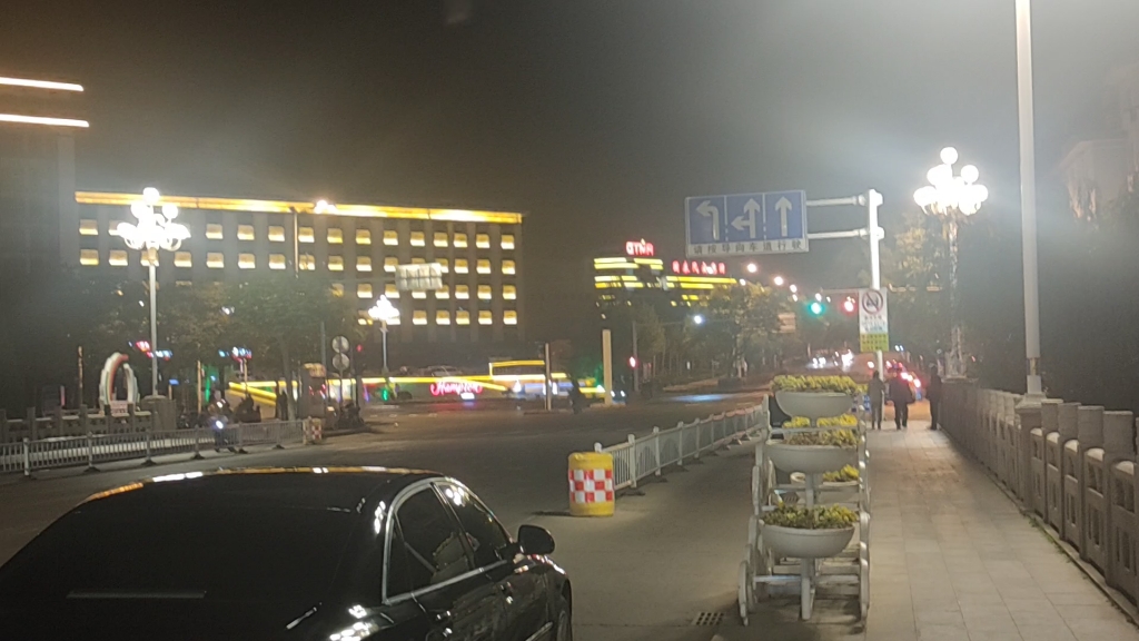 泰安奈河桥,泰山饭店现状,夜景哔哩哔哩bilibili