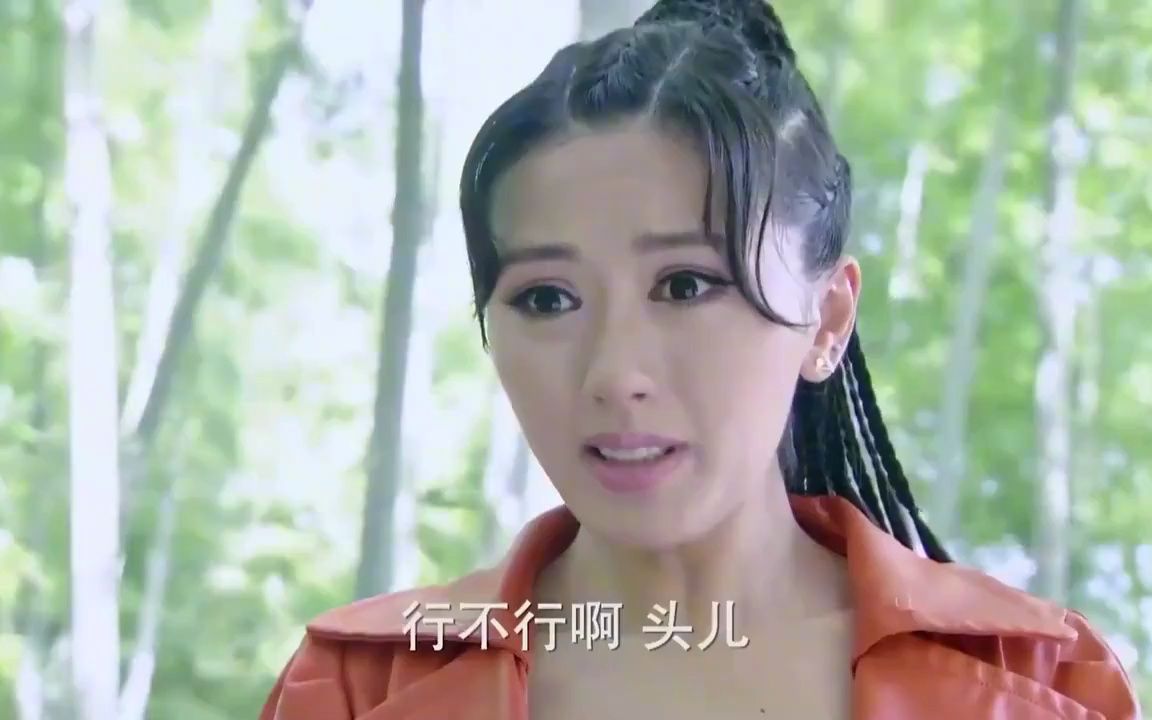 冷枪手:长腿女特工踩中地雷,队长英雄救美,结果差点丧命