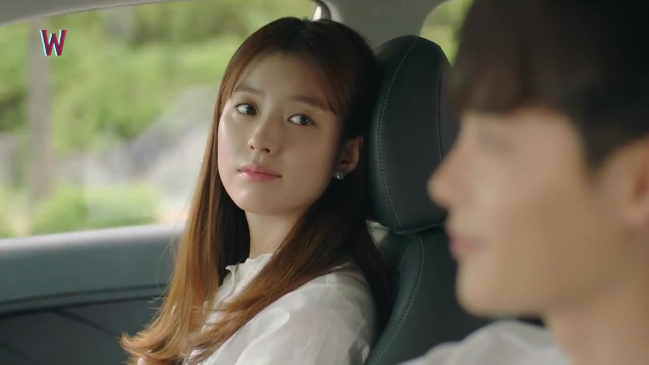 姜哲吴妍珠车内相拥亲吻,姜哲:我们也谈恋爱吧!像别的情侣一样