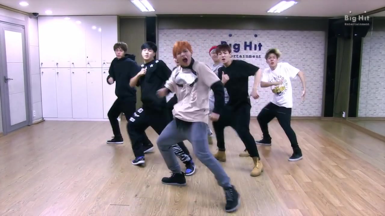 [图]BTS Boy In Luv dance practice