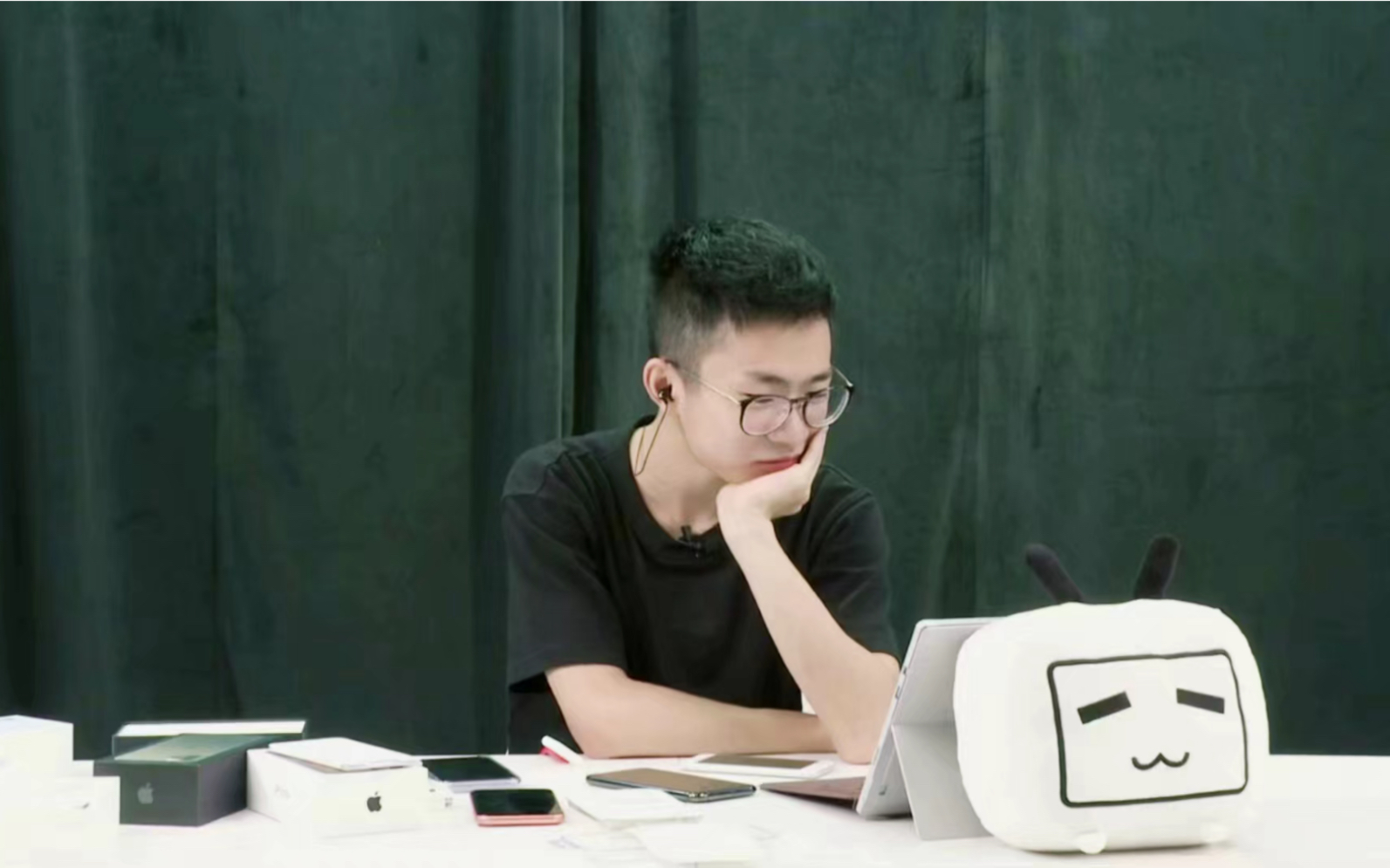 老师好我叫何同学恋爱循环孩子气何同学太甜了可爱向混剪