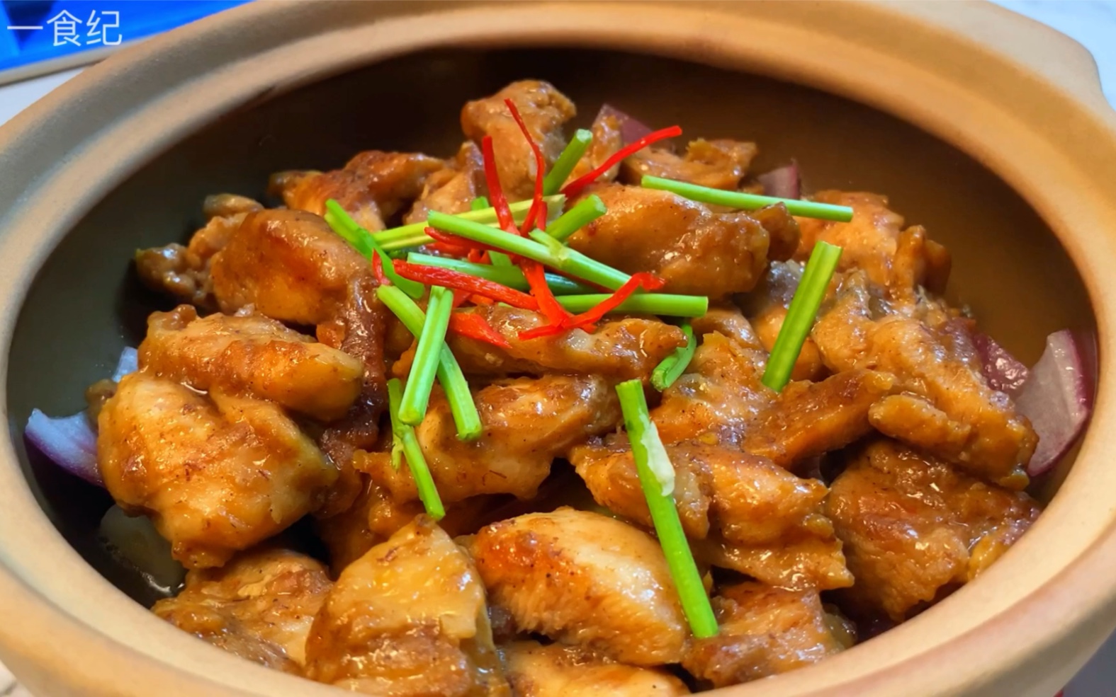 沙茶酱焗鸡|潮汕沙茶酱和鸡肉碰撞出新的火花,鲜嫩多汁,而且做法简单