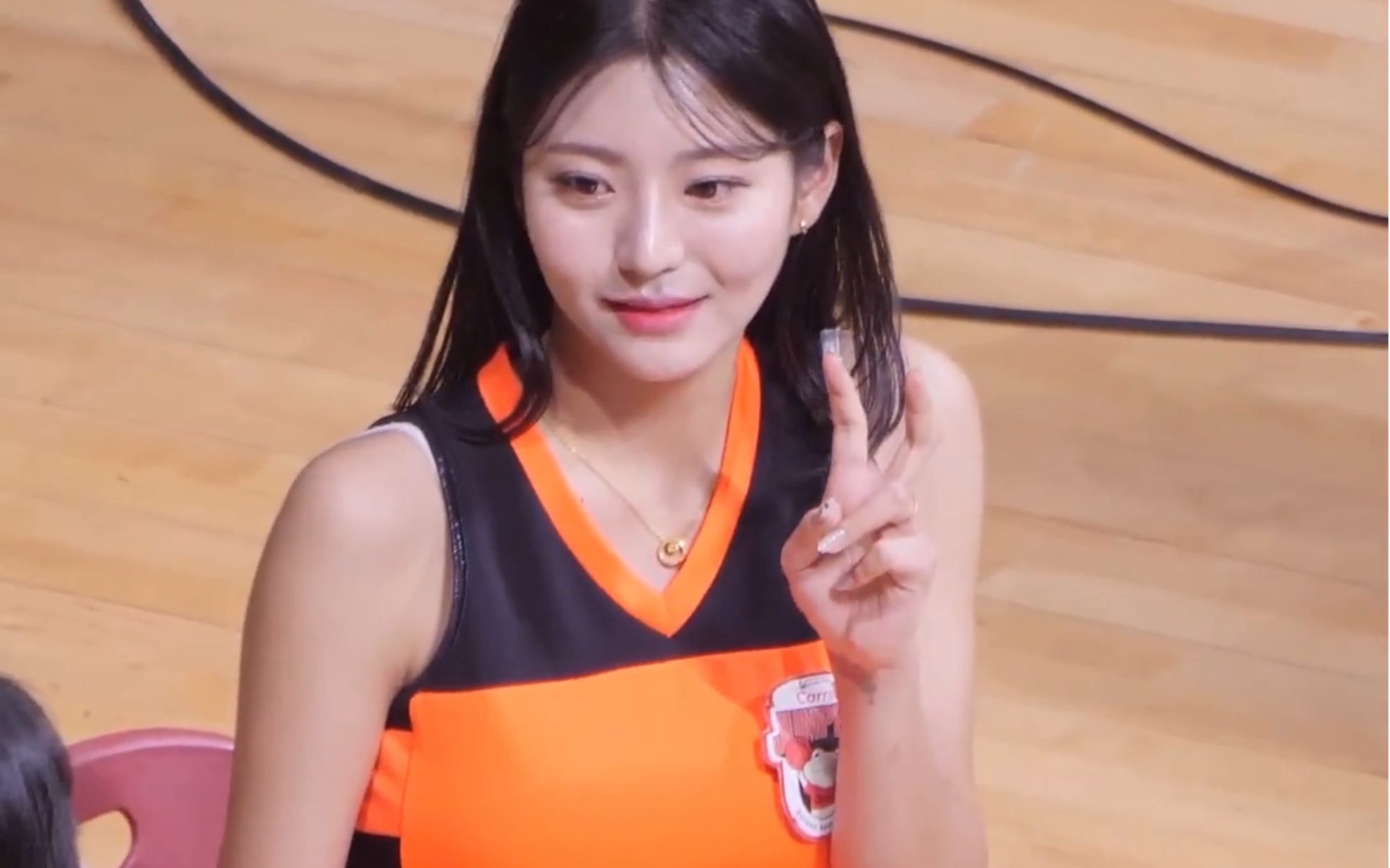 篮球啦啦队美女