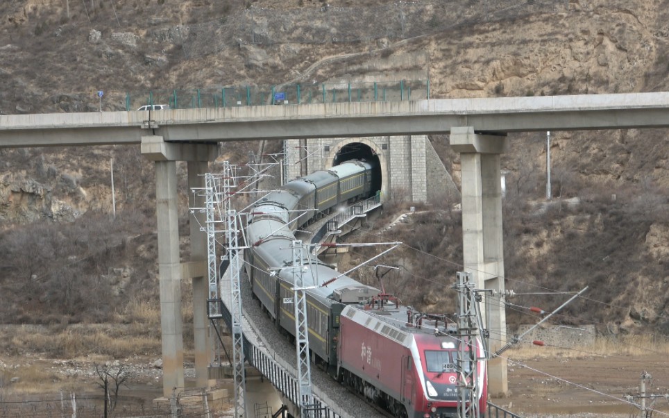 k2187,上海—西宁;t308,乌鲁木齐—鹰潭