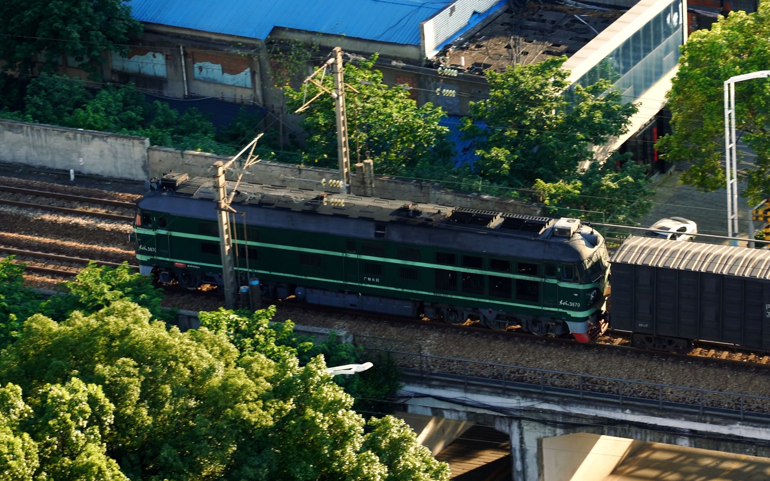 【中国铁路】广铁长段df4b-3870一般通过长沙站外京广正线