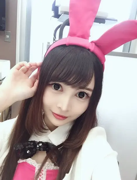 明星档案 第53期 迹美珠里(跡美しゅり)个人资料简介及作品写真图片