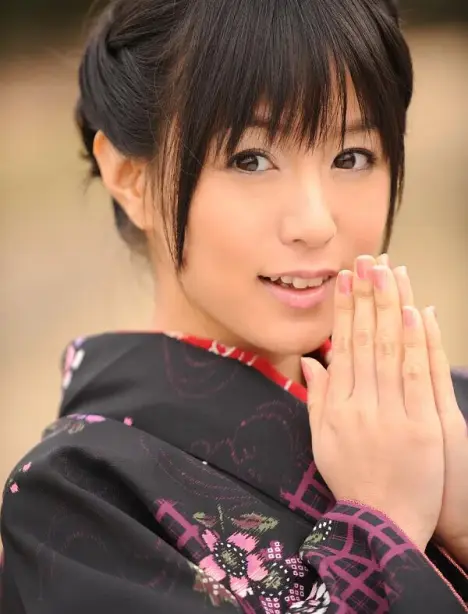 明星档案 第217期 七海奈奈（ Nana Nanaumi）个人资料简介及作品写真图片！