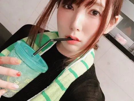 明星档案 第8期 波多野结衣最新照片，口干舌燥健身房狂流汗！