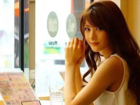 继三上悠亚后相泽南宣布引退！为粉丝硬撑4年爆哭8min泪洒台湾！