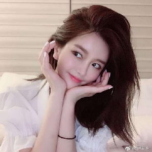 伊素婉经典黄色衬衣短裤性感热舞