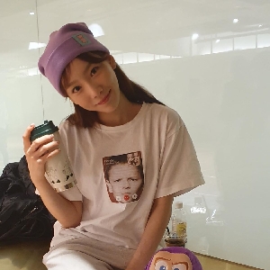 犹豫是唐傾卿的大老婆