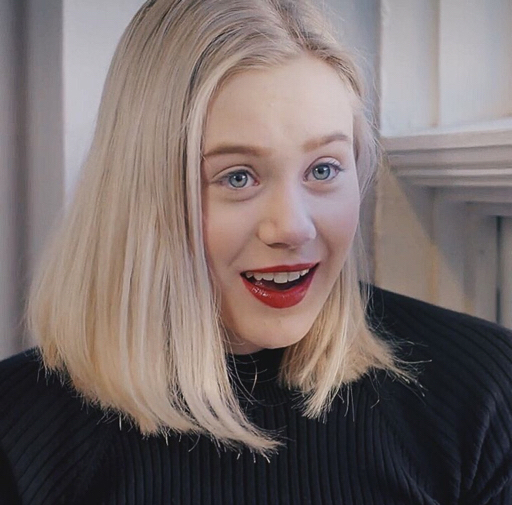 edsgalwaygirls黄老板的galwaygirlmv里面出现的八个跳踢踏舞的小姐姐