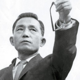 江左道卡卡's avatar