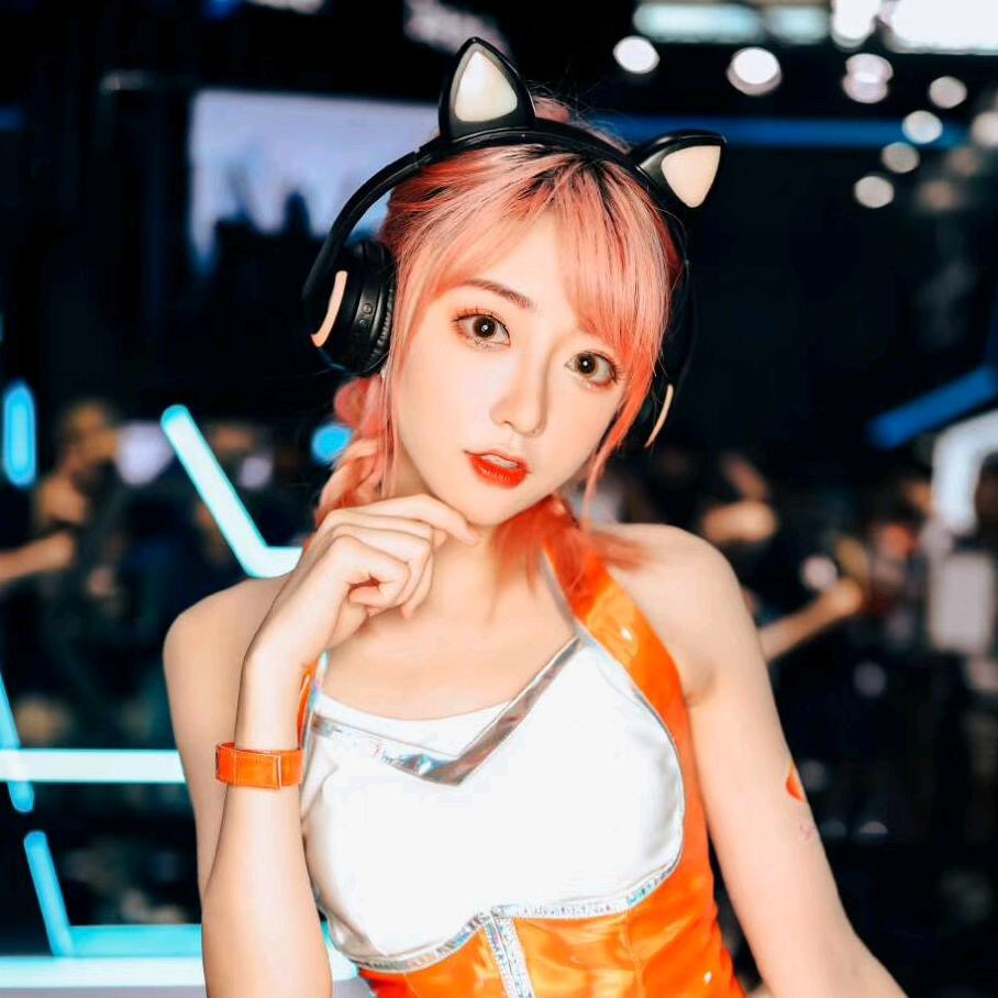 暴力美女网管也有这么甜美的一面