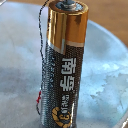 沙子装进雪碧瓶子