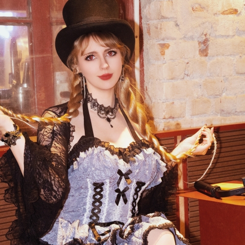 海雯娜NavinaHeyden