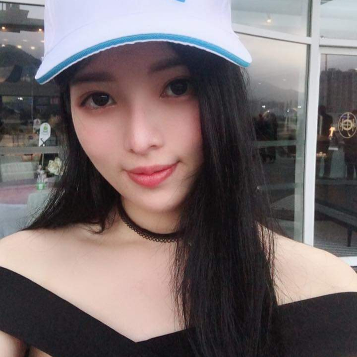 香港女孩夜游荃湾海边,讲述独立生活还练习普通话,大家说标准吗