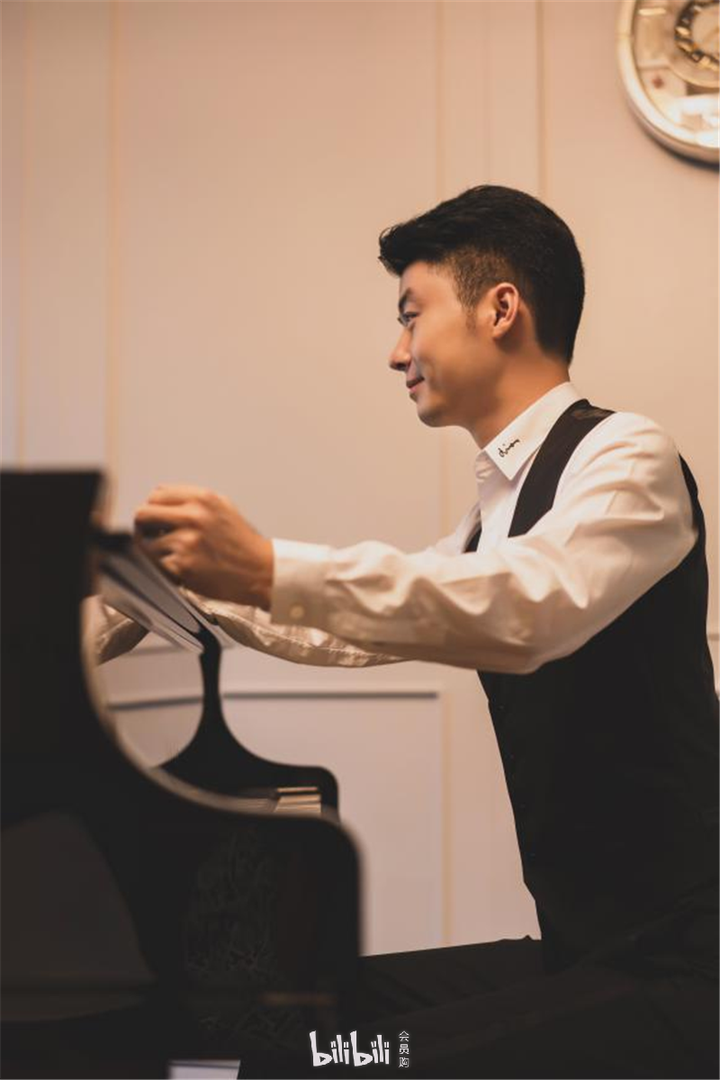 成都夜色钢琴曲赵海洋2021钢琴专场音乐会